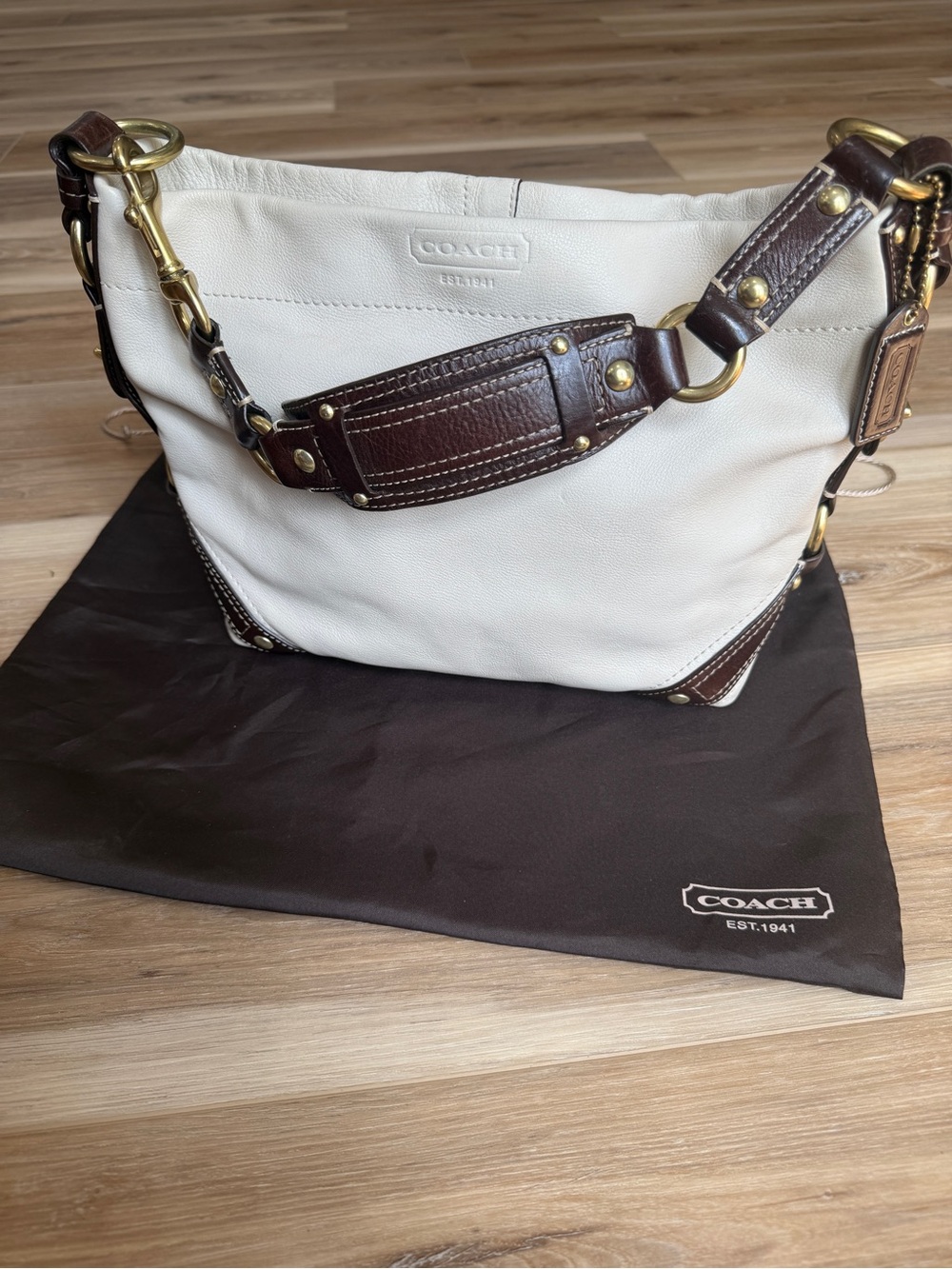 Vintage Coach Carly Leather Hobo Bag Off-White Leather Gold Hardware J0782-10615